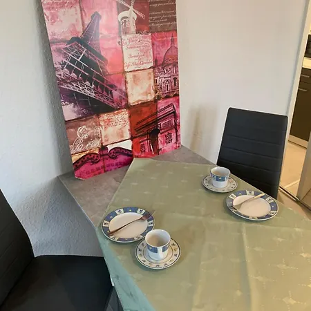 59 , Boxspringbett, Tv, Balkon, Loggia, Kueche, Bad, W-lan Apartment