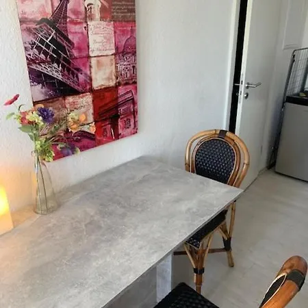 Apartment 59 , Boxspringbett, Tv, Balkon, Loggia, Küche, Bad, W-lan *
